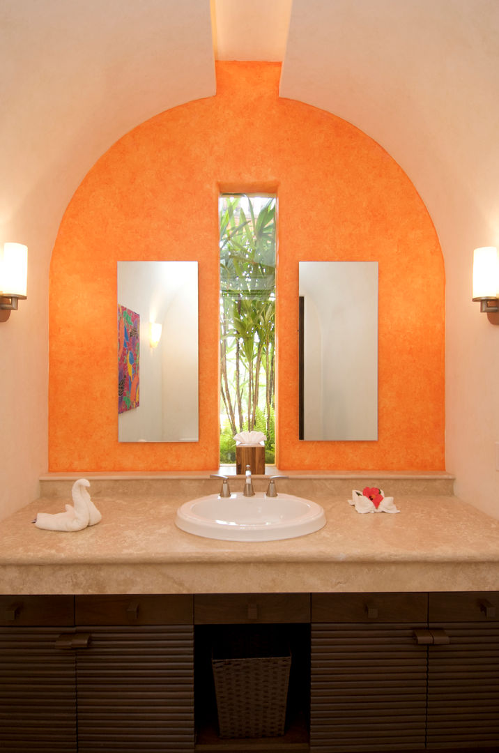 Kupuri , BR ARQUITECTOS BR ARQUITECTOS Tropical style bathrooms