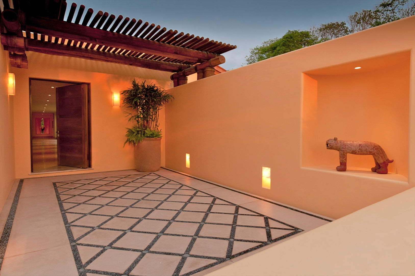 Kupuri , BR ARQUITECTOS BR ARQUITECTOS Tropical style walls & floors