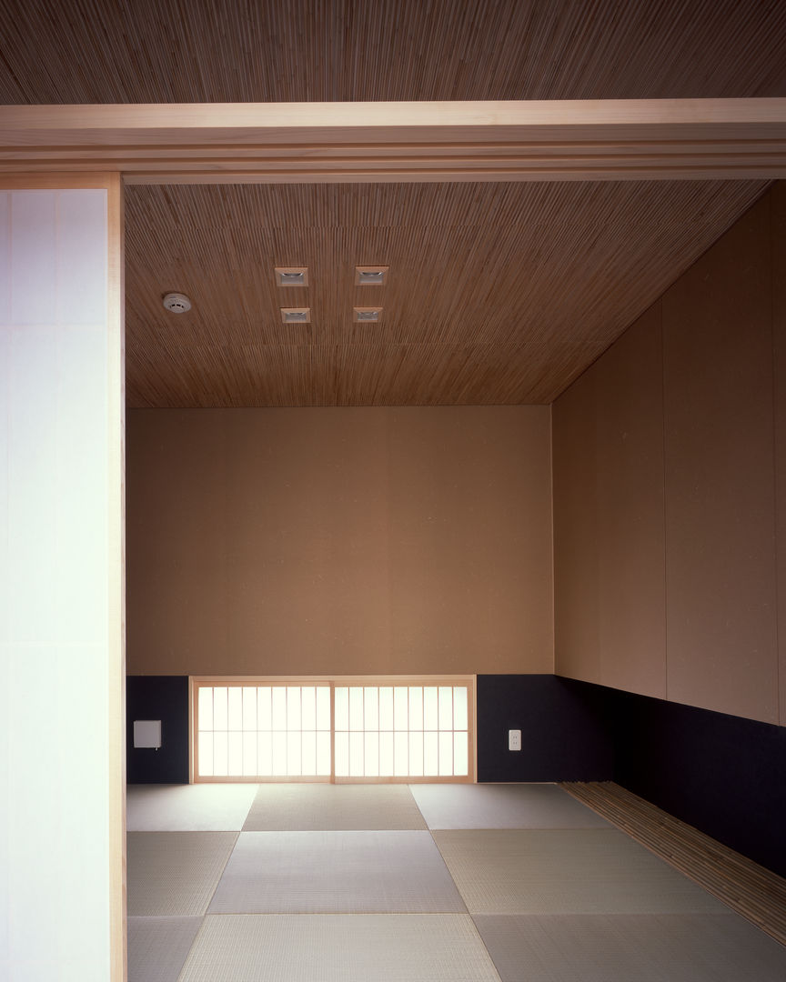 新宮苑の家 House In shinguen, いいつかけんちくこうぼう いいつかけんちくこうぼう Habitaciones de estilo ecléctico