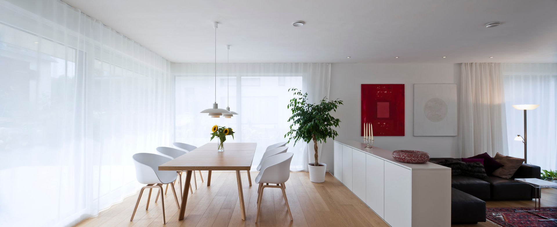 Grünes Leben, über der Stadt, KitzlingerHaus GmbH & Co. KG KitzlingerHaus GmbH & Co. KG Dining room