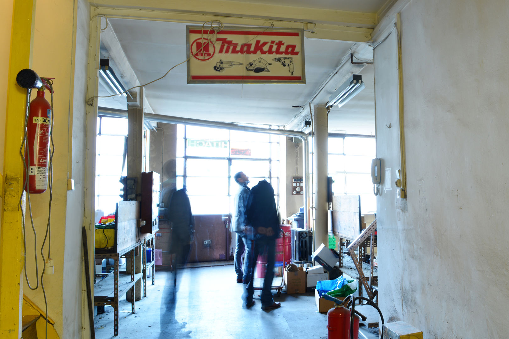 Transformation d'un atelier d'artisan en loft duplex, le songe du miroir photographe le songe du miroir photographe