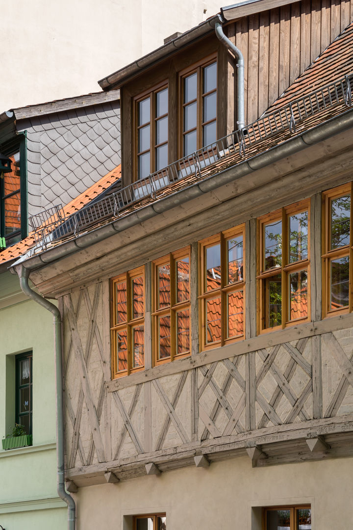 Wohnhaus am Stephanikirchhof in Aschersleben, qbatur Planungsgenossenschaft eG qbatur Planungsgenossenschaft eG Classic style houses