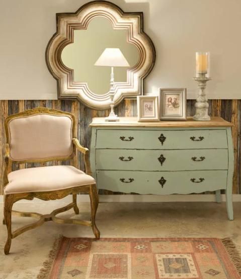 Chest of drawers in a very light green, chest top of wood in natural colour homify Camera da letto in stile mediterraneo Armadi & Cassettiere