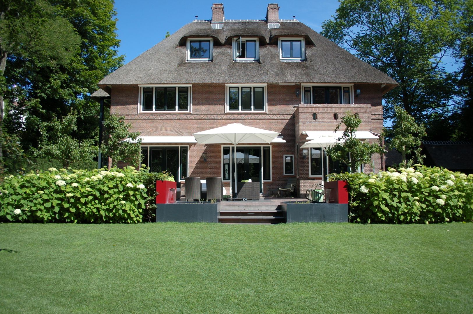 landelijke moderne tuin in Bloemendaal, Biesot Biesot حديقة