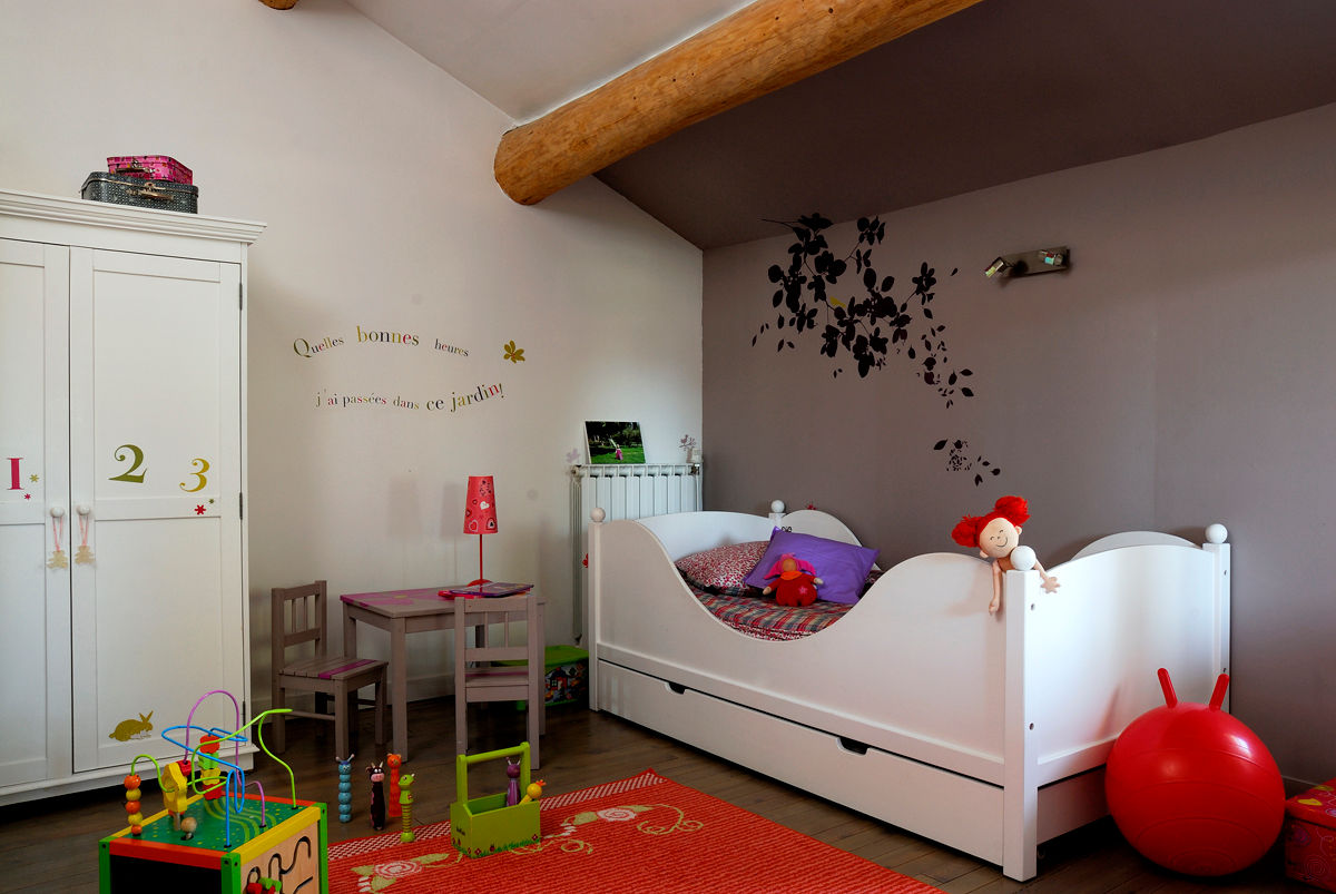 Chambres d'enfants, STEPHANIE MESSAGER STEPHANIE MESSAGER Habitaciones para niños de estilo ecléctico