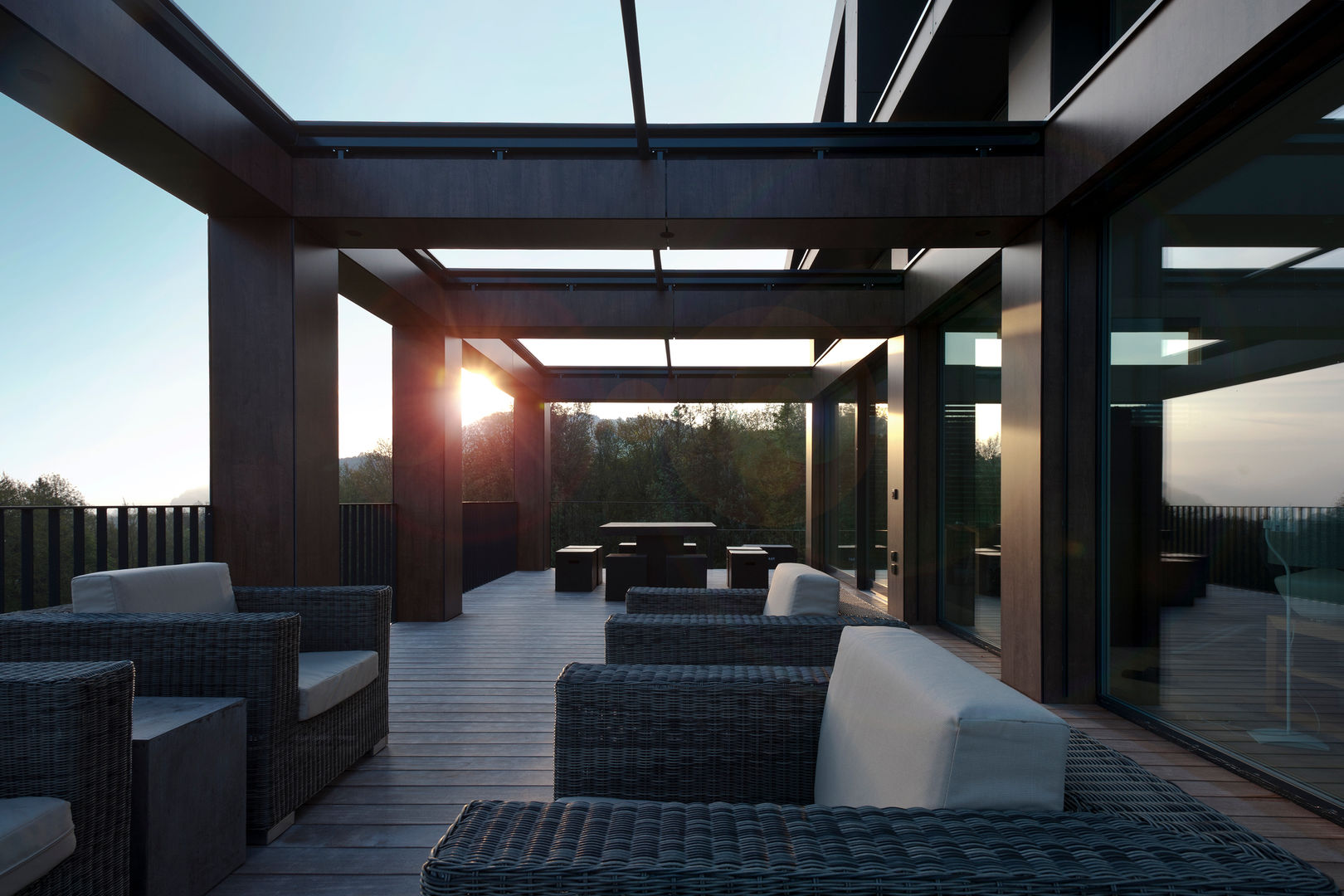 EFH - "SOLAR PUZZLE", SimmenGroup Holding AG SimmenGroup Holding AG Modern style balcony, porch & terrace