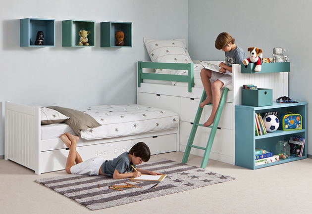 Flexible sleeping combinations for tight spaces Nubie Kids Habitaciones para niños de estilo escandinavo Camas y cunas