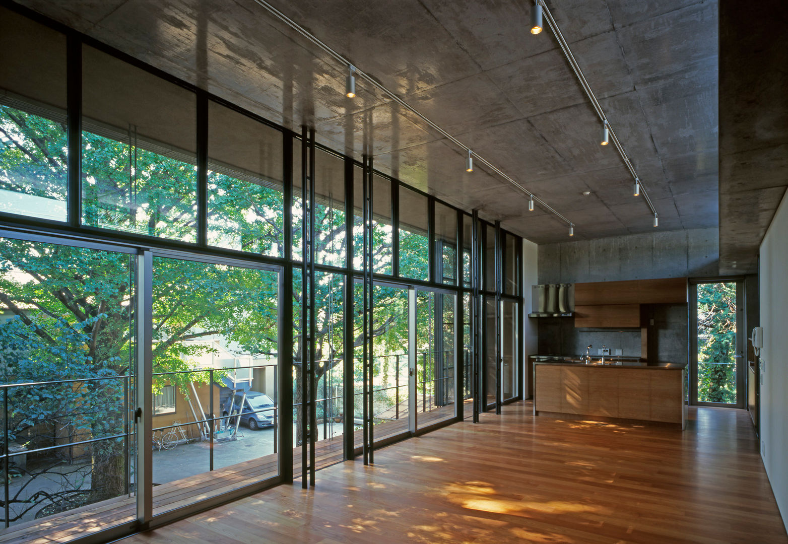 大銀杏の家, HAN環境・建築設計事務所 HAN環境・建築設計事務所 Modern living room