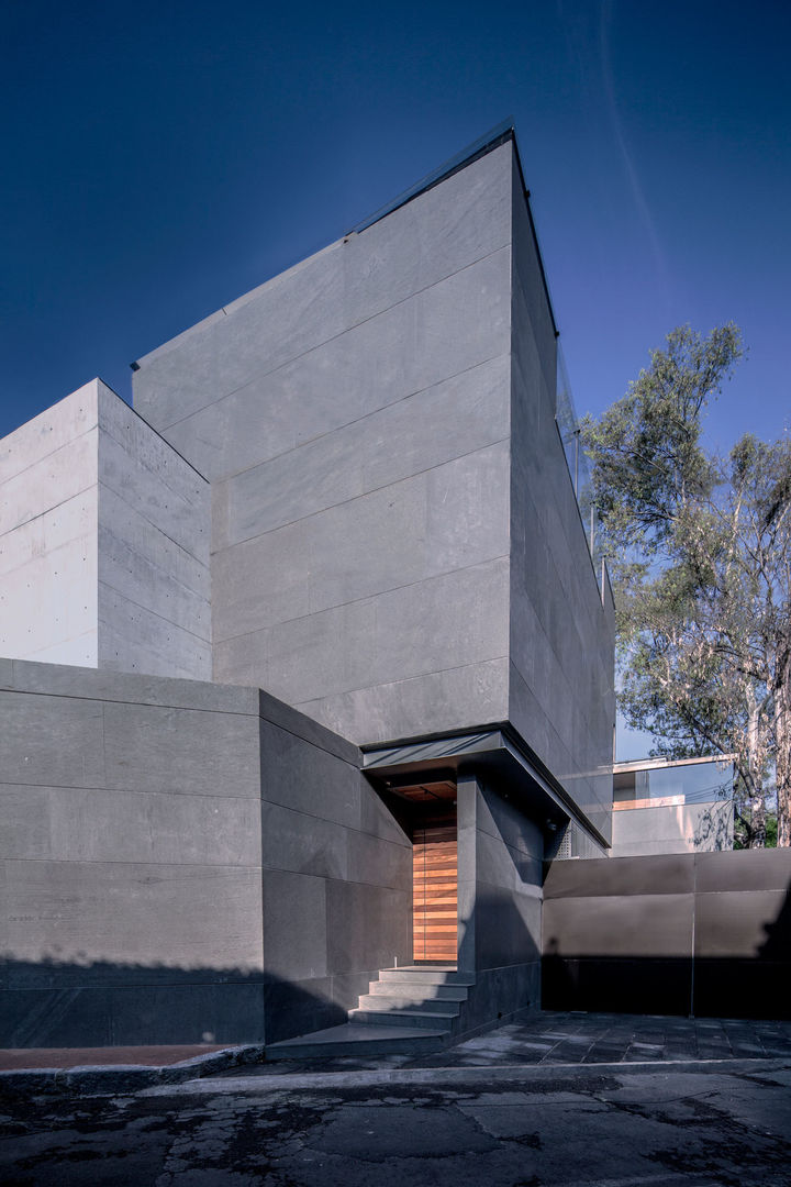 Casa Basaltica grupoarquitectura Casas minimalistas