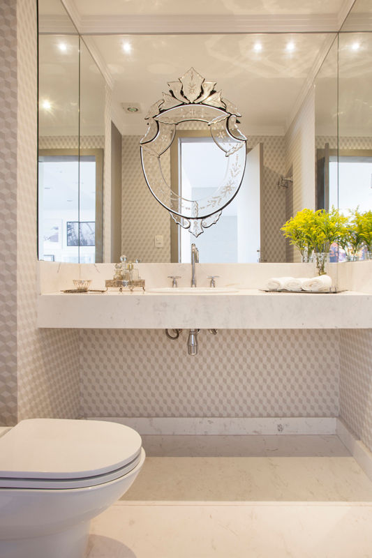 CASA MN | PLANALTO PAULISTA, SÃO PAULO, SP., Michelle Machado Arquitetura Michelle Machado Arquitetura Classic style bathroom Marble