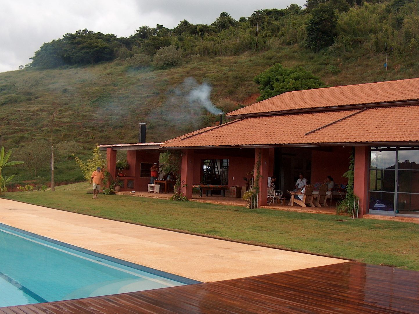 Fazenda Santa Luzia, Ronald Ingber Arquitetura Ronald Ingber Arquitetura Rustic style balcony, veranda & terrace