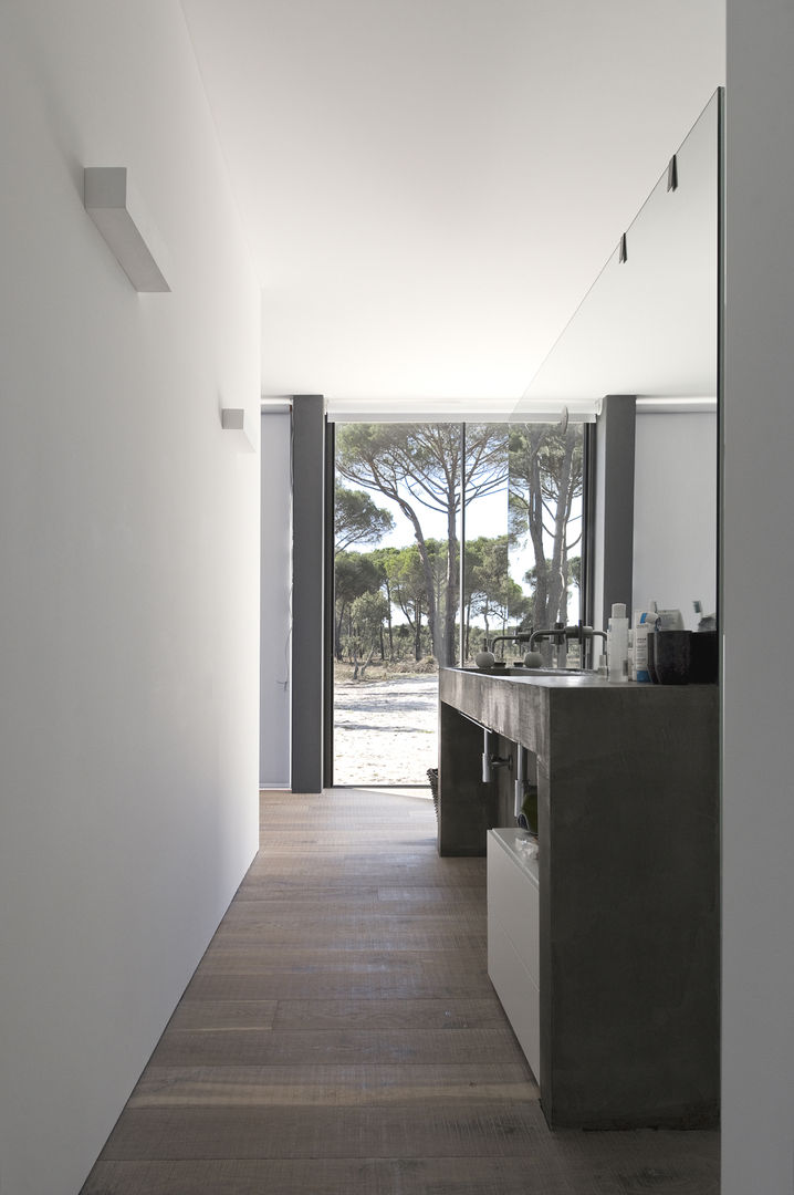 Casa na Comporta, RRJ Arquitectos RRJ Arquitectos Moderne badkamers