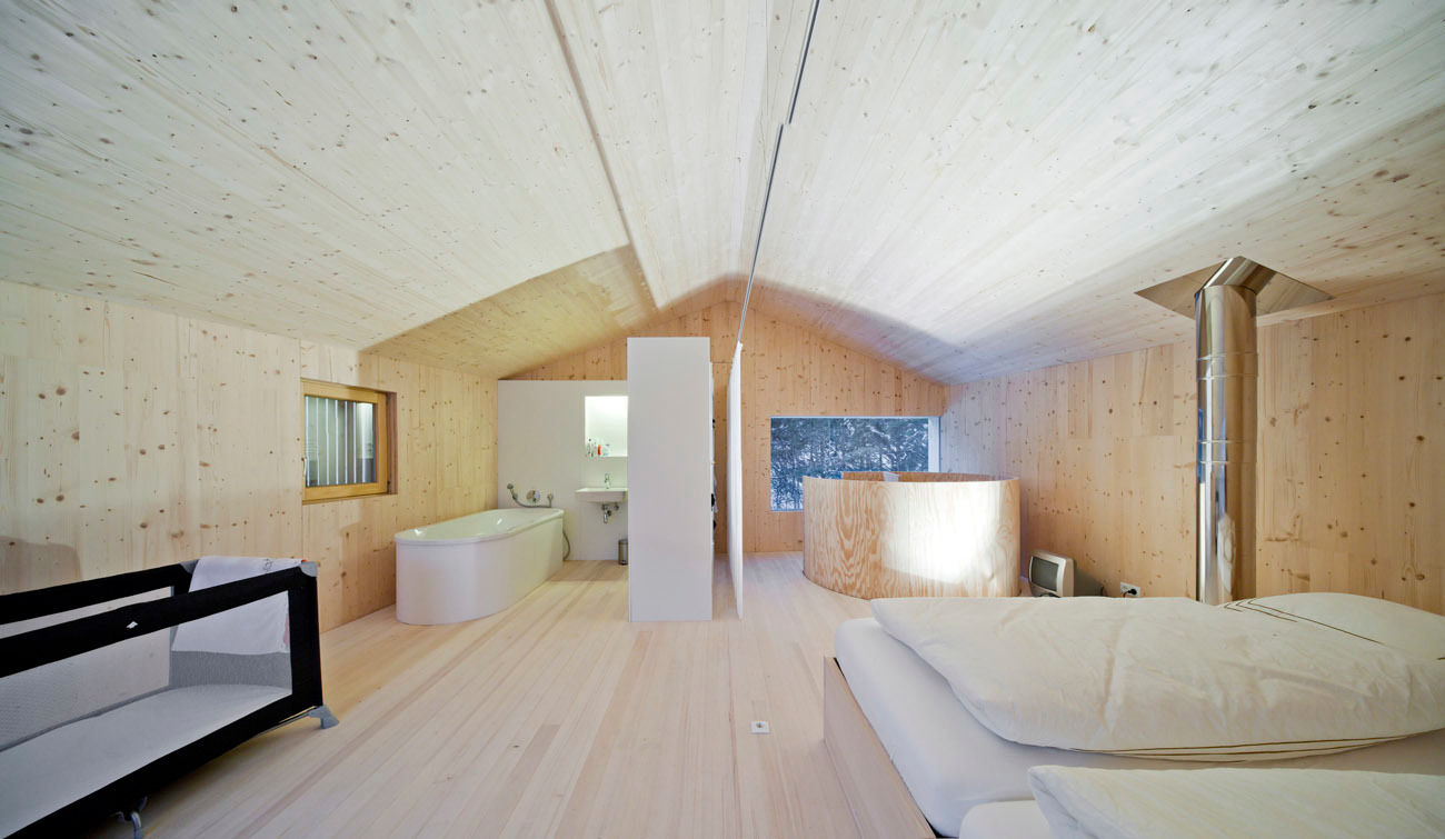 Einfamilienhaus Bout, Madritsch*Pfurtscheller Madritsch*Pfurtscheller Dormitorios de estilo minimalista
