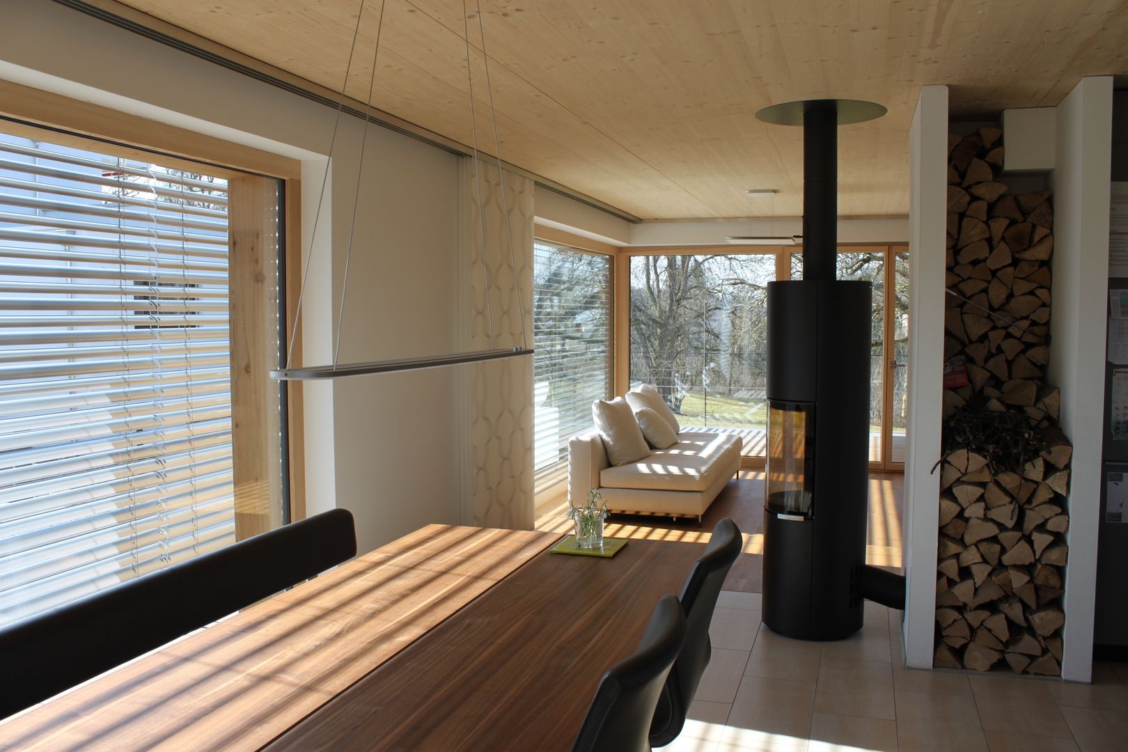 Neubau Einfamilienhaus als Passivhaus, ANB Architekten AG ANB Architekten AG Modern dining room