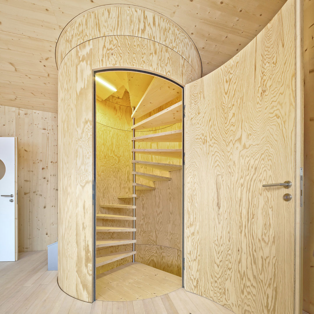 Einfamilienhaus Bout, Madritsch*Pfurtscheller Madritsch*Pfurtscheller Minimalist corridor, hallway & stairs