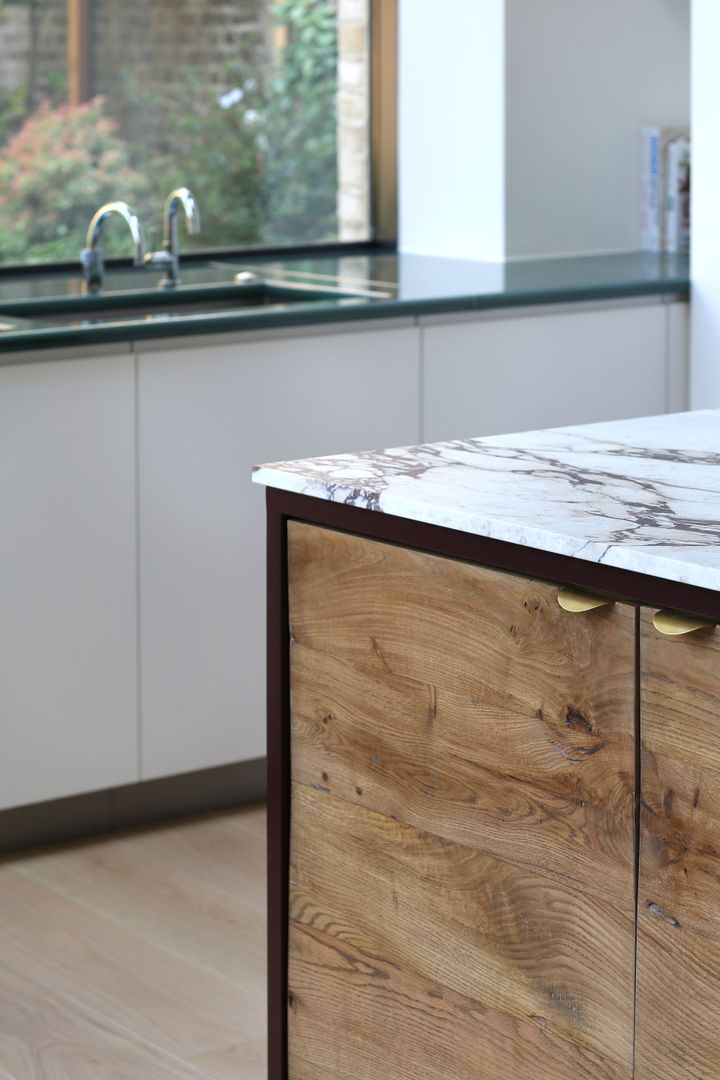 Notting Hill home, Alex Maguire Photography Alex Maguire Photography Minimalist kitchen Bench tops