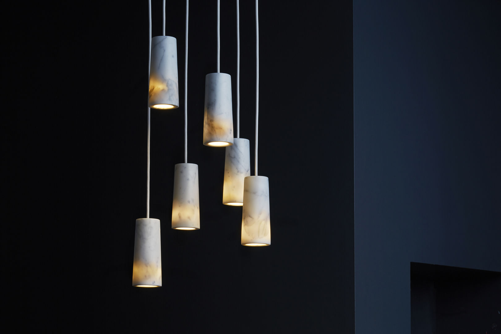 Core Six Pendant Cluster in Carrara marble Terence Woodgate Modern living room Lighting