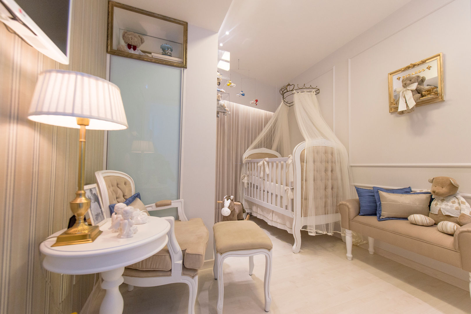 QUARTO DE BEBÊ, LM Arquitetura LM Arquitetura Classic style nursery/kids room