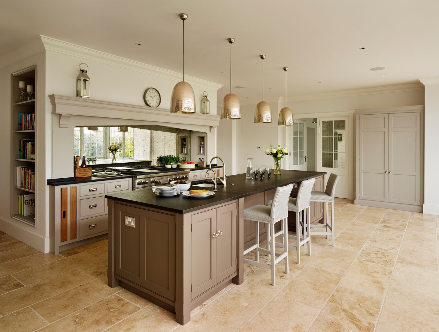 Ashurst House | Classic Contemporary Orangery Kitchen Humphrey Munson Klassische Küchen