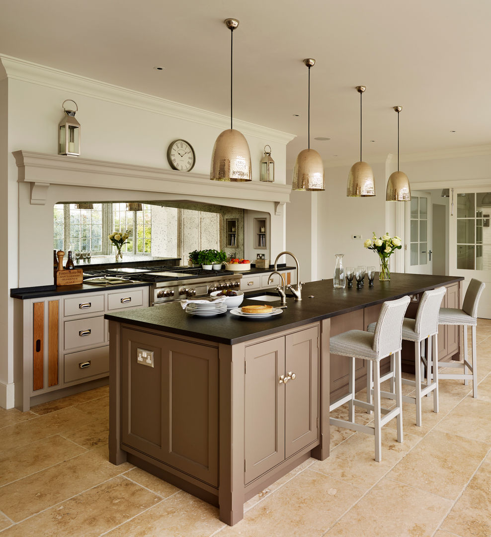 Ashurst House | Classic Contemporary Orangery Kitchen Humphrey Munson مطبخ