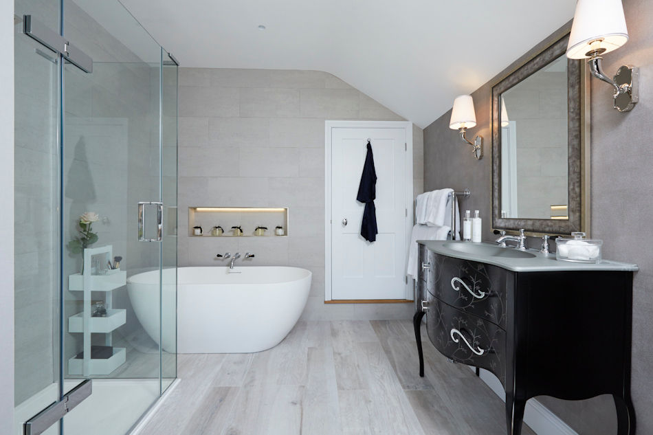 An Elegant Townhouse Beautifully Restored and Injected with Colour, Etons of Bath Etons of Bath Modern bathroom