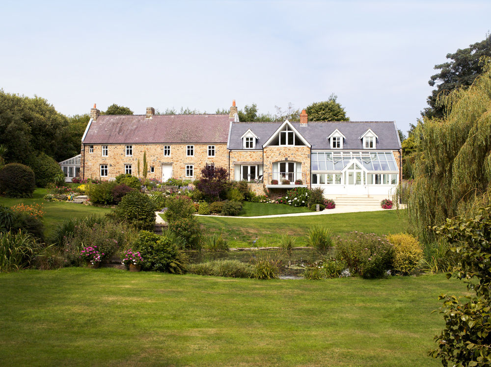 Les Fontaines, CCD Architects CCD Architects Rustic style house