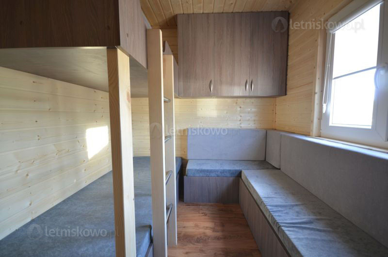 Sypialnia w domku letniskowym 10x3,5m mobilnym na kołach homify Klasyczny pokój dziecięcy