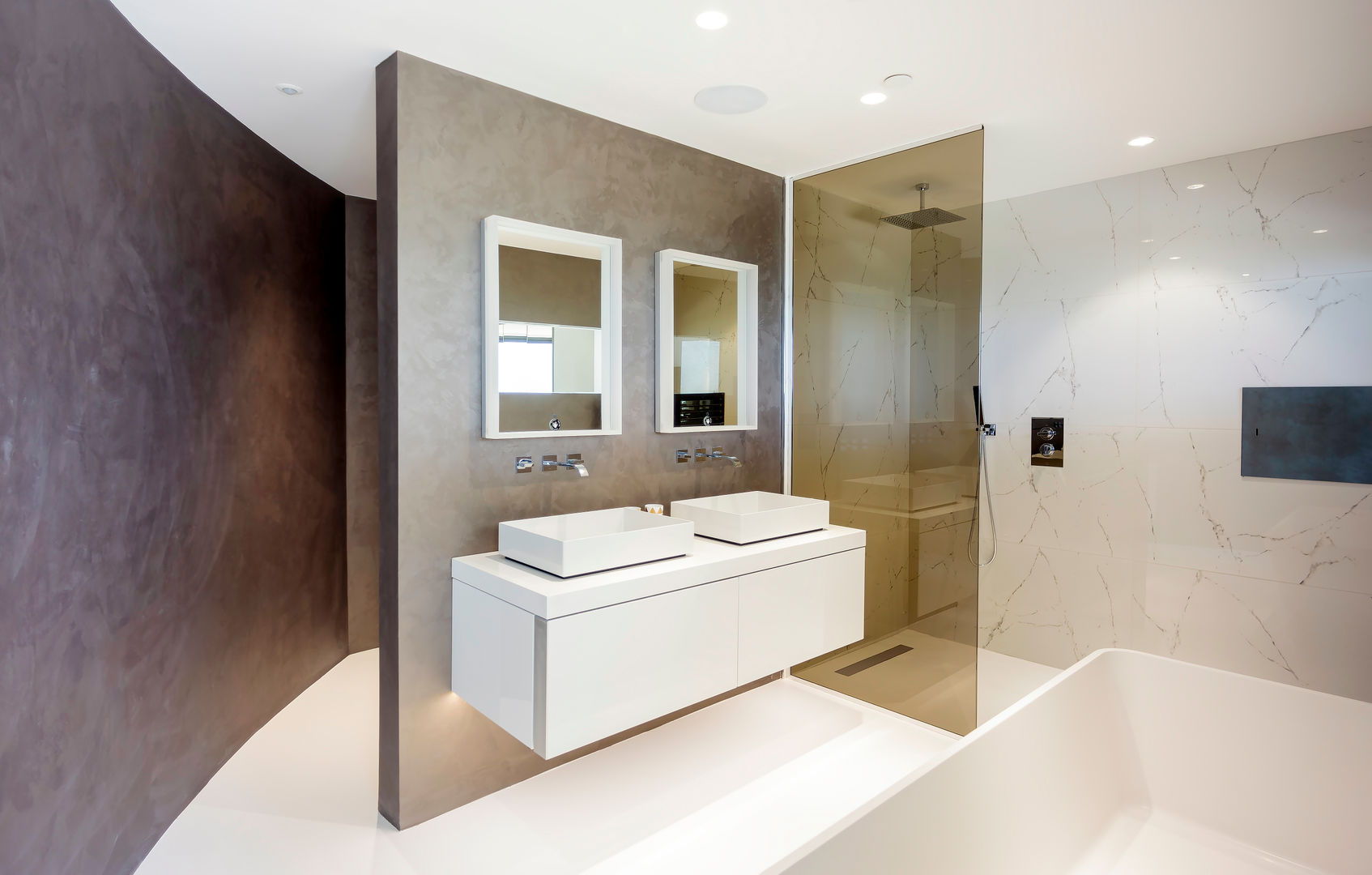 En-Suite homify Ванная комната в стиле модерн