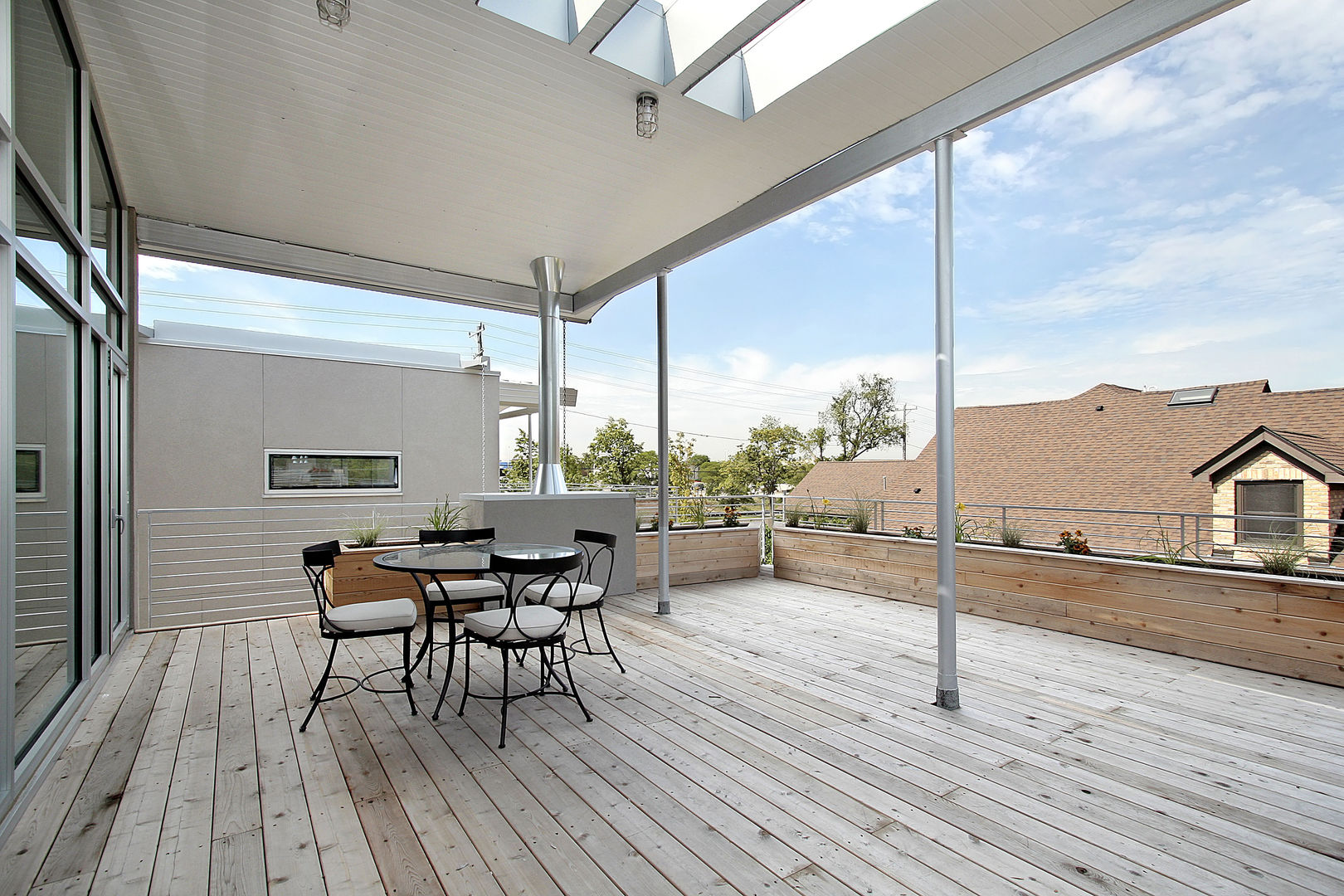 homify Modern terrace