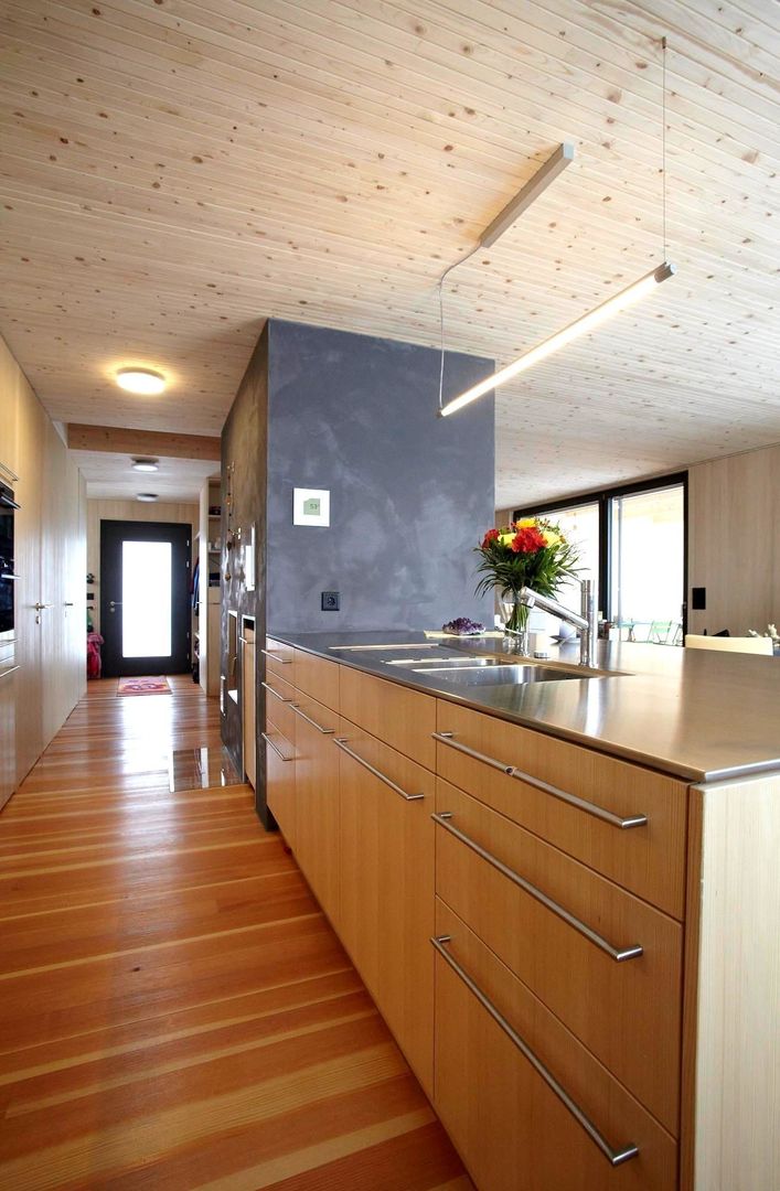 Vollholzhaus in Schüpfheim, UNIT Architekten UNIT Architekten Eclectic style kitchen