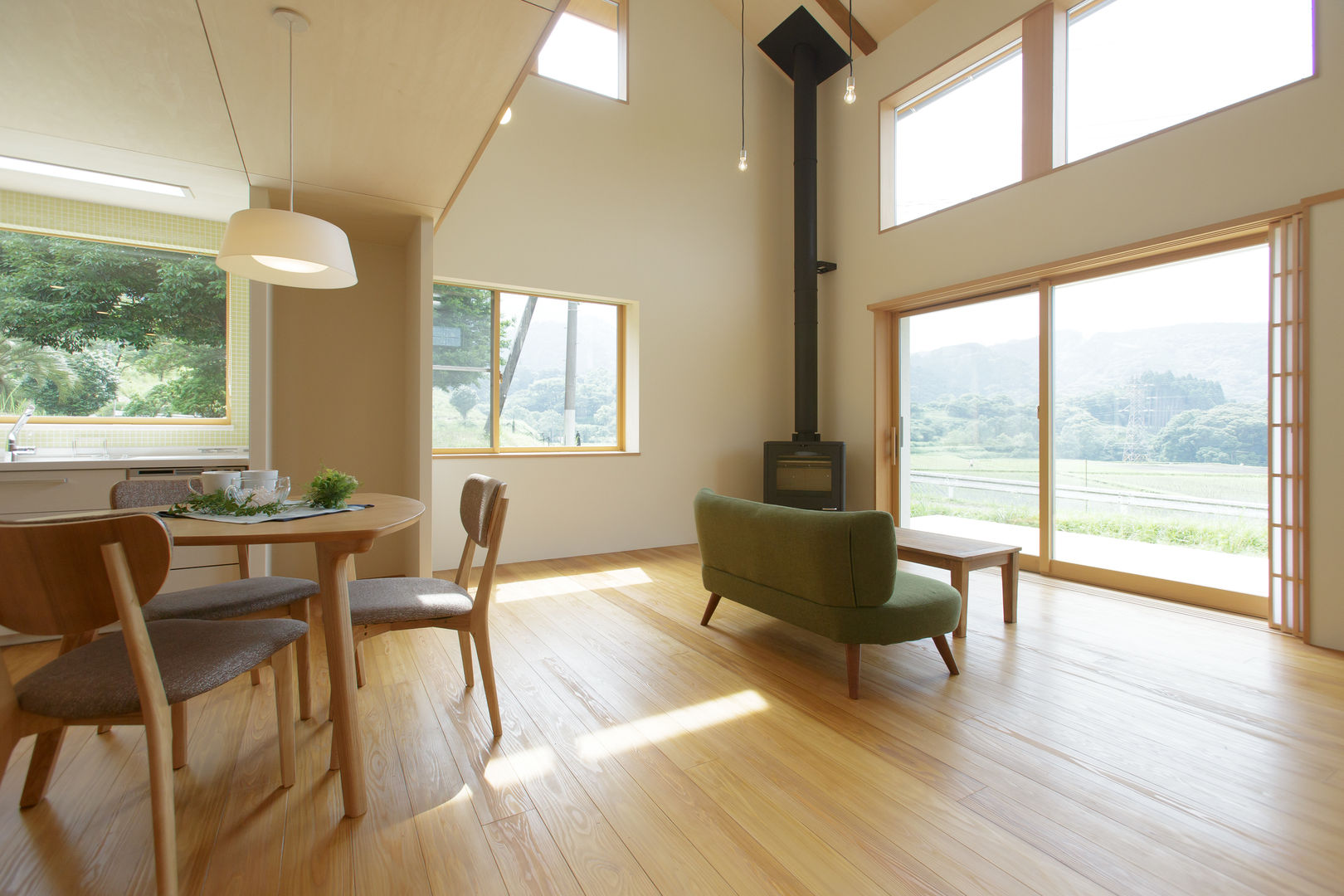 house in Ishikawauchi, とやま建築デザイン室 とやま建築デザイン室 Modern living room