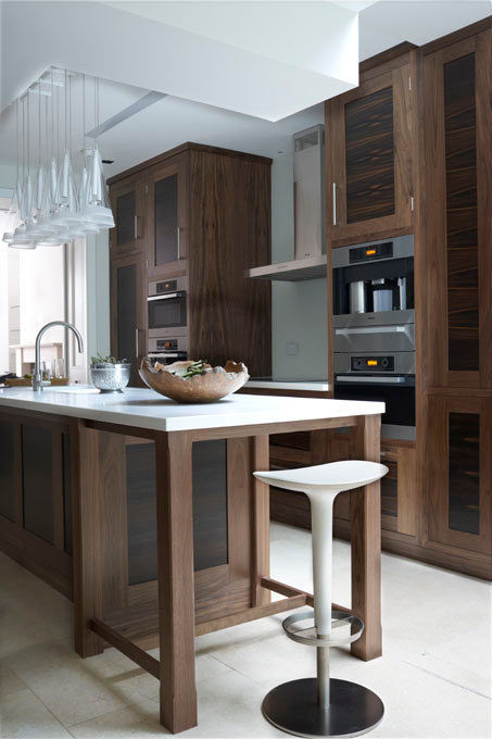 Exotic wood kitchens, Hutchinson furniture and interiors Hutchinson furniture and interiors Кухня в стиле модерн