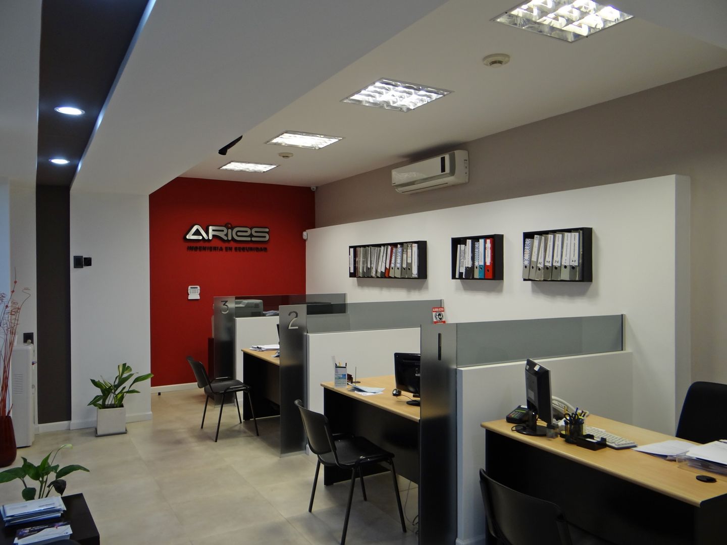 homify Commercial spaces Office spaces & stores