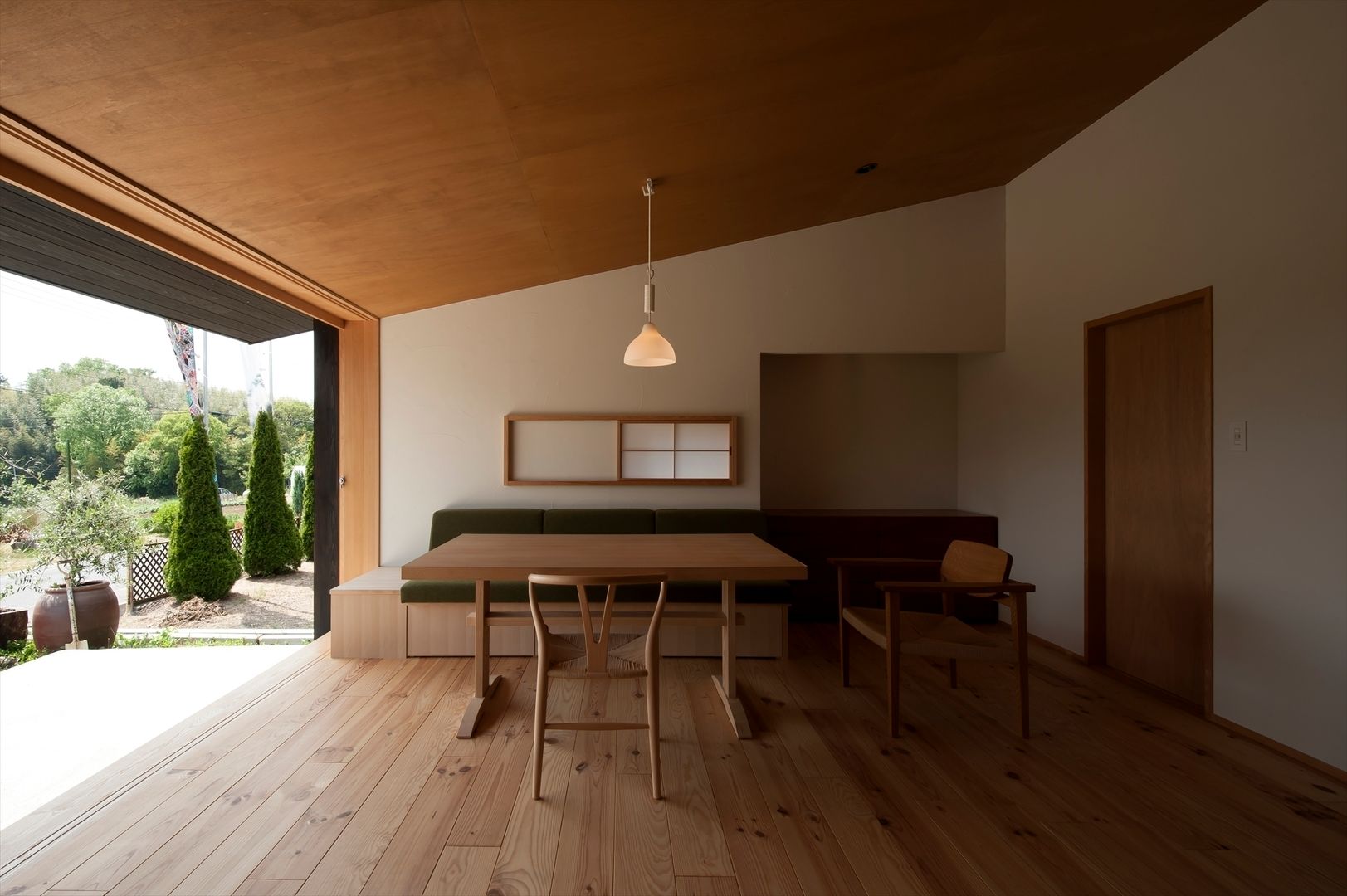 大田の家, 宇佐美建築設計室 宇佐美建築設計室 Classic style living room