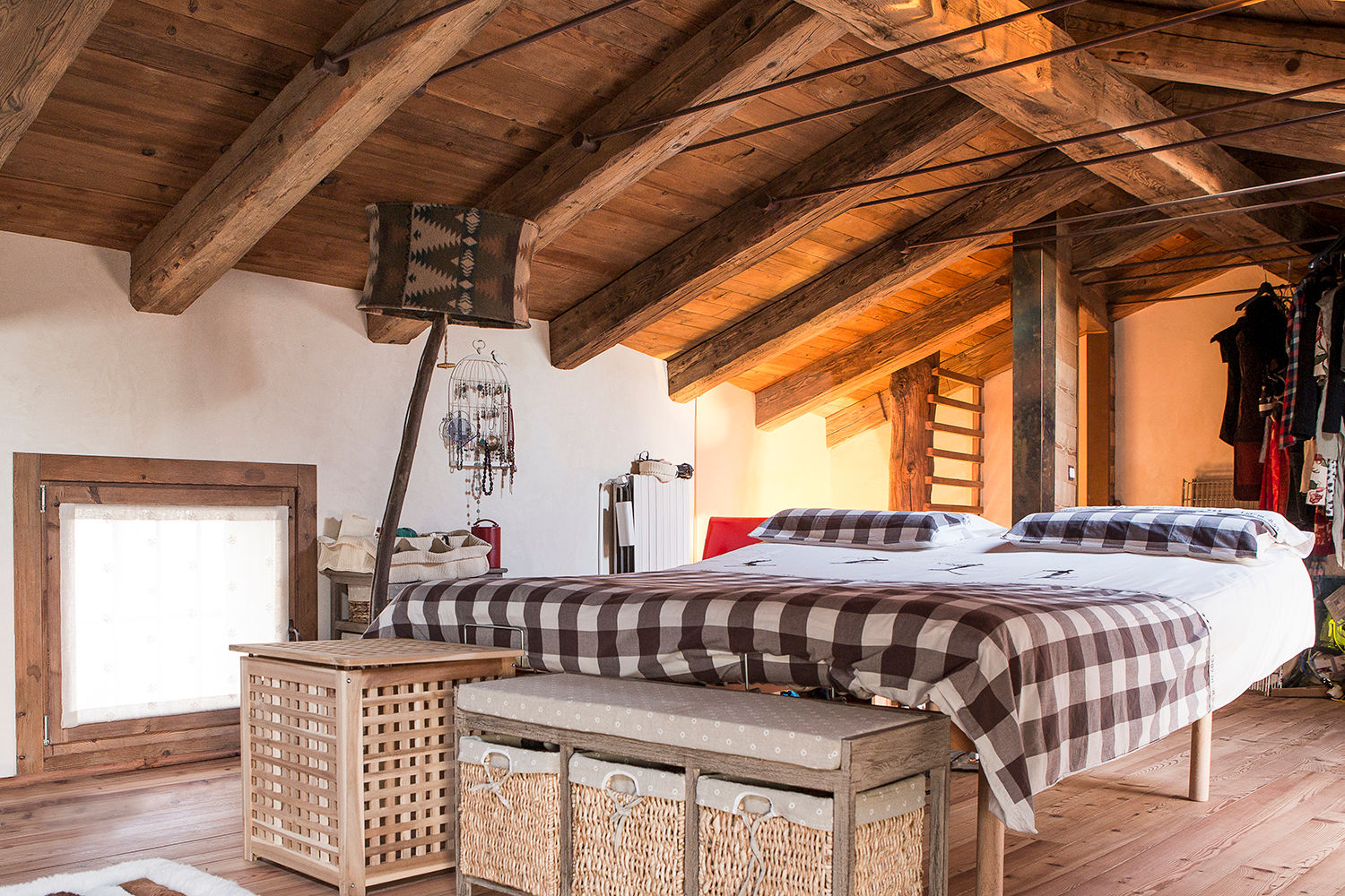 RECUPERO RUDERE CAMPESTRE, RI-NOVO RI-NOVO Rustic style bathroom Beds & headboards