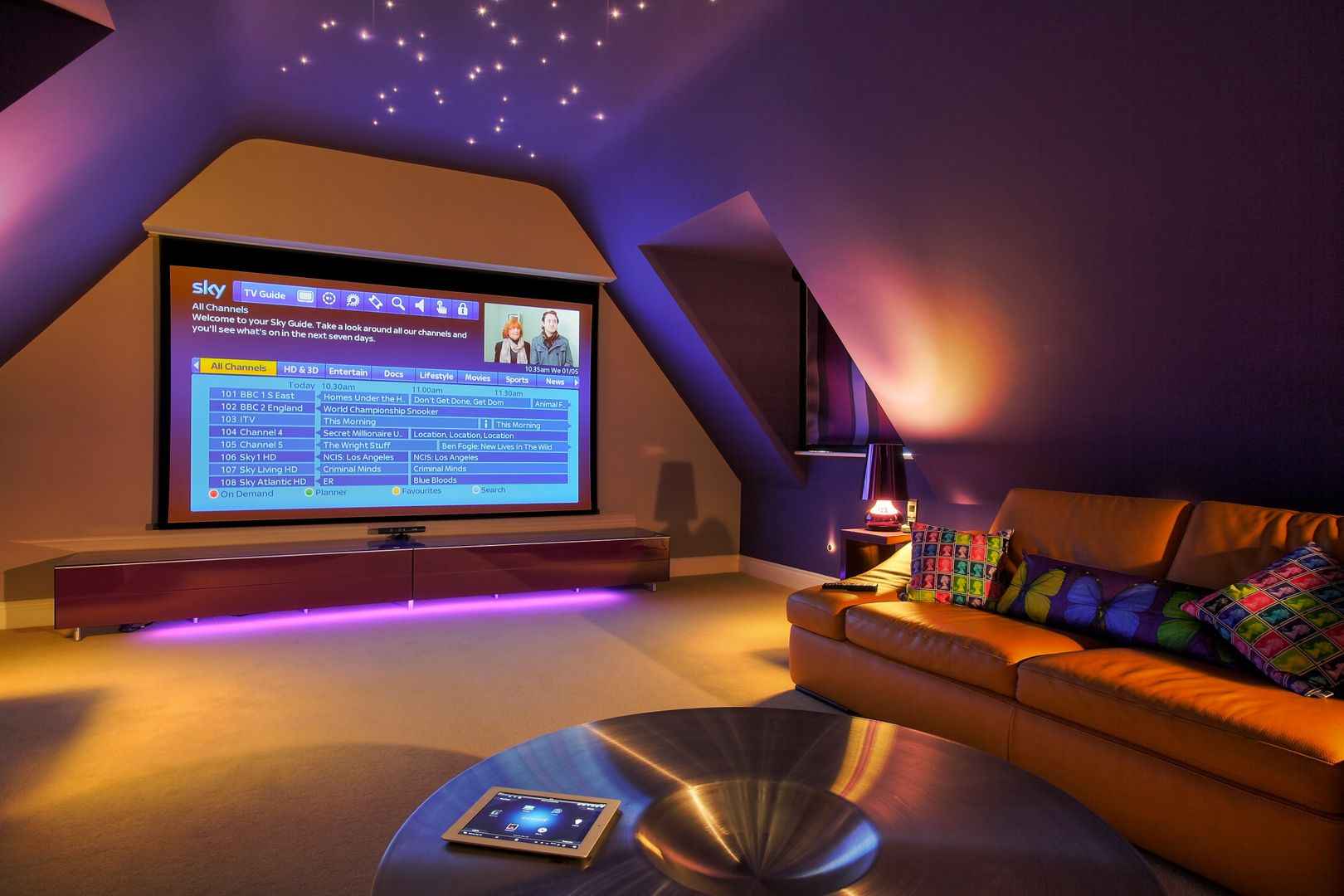 Incredible Loft Cinema Conversion, New Wave AV New Wave AV غرفة الميديا