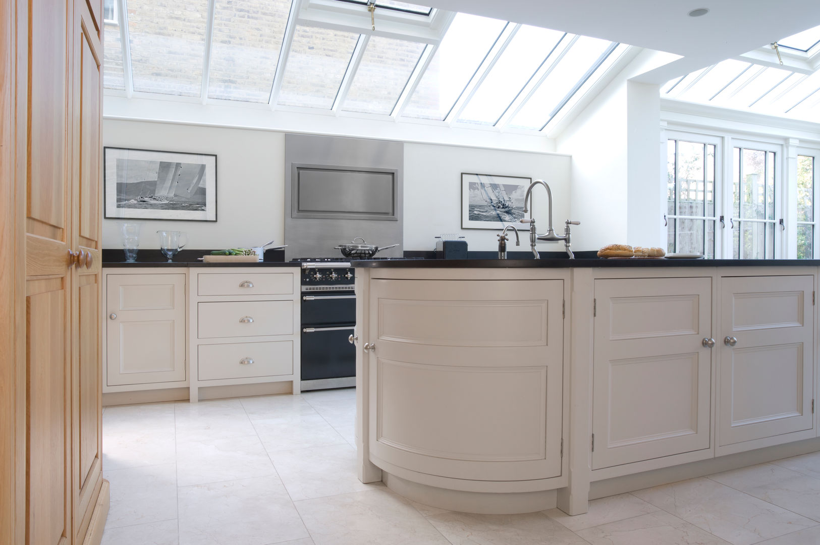 Barnes Townhouse | Simple, White & Bright Classic Contemporary London Kitchen Humphrey Munson Skylight