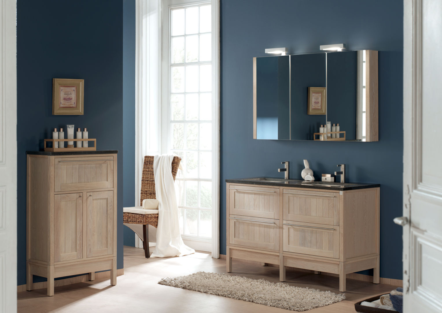 Echtholzbadmöbel aus der Serie Elements, F&F Floor and Furniture F&F Floor and Furniture Scandinavian style bathroom