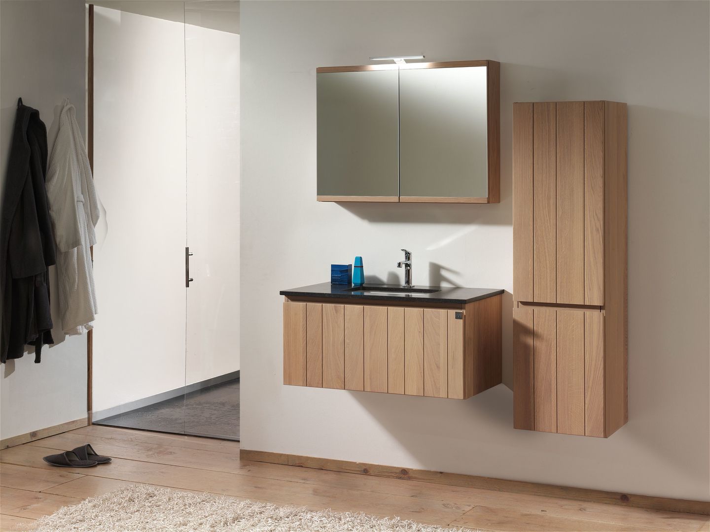 Echtholzbadmöbel aus der Serie Oxygen, F&F Floor and Furniture F&F Floor and Furniture Modern bathroom Storage
