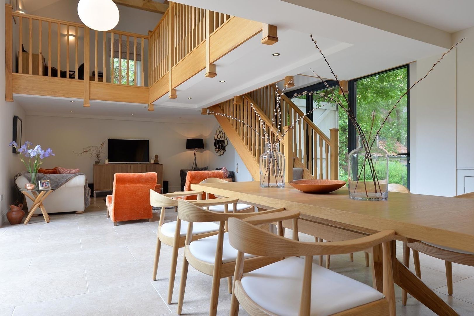 Contemporary Barn Conversion Natalie Davies Interior Design 모던스타일 거실