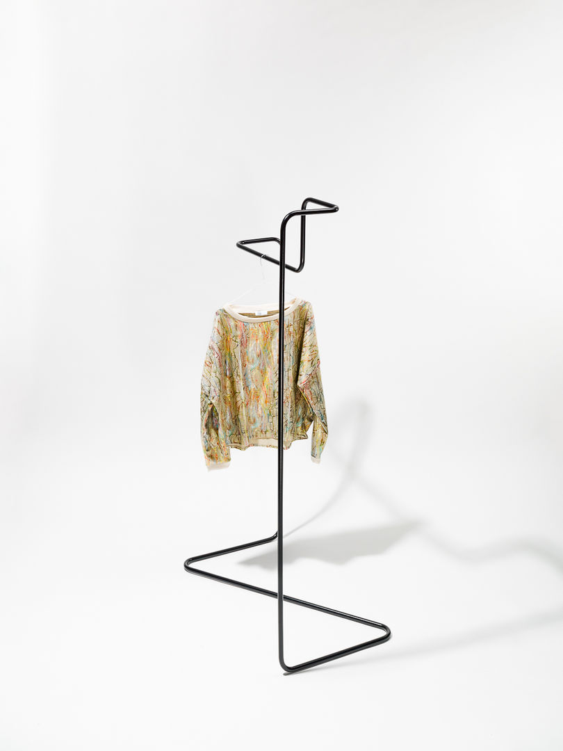 „Solid line” clothes rack , Phil Divi Product Design Phil Divi Product Design 隨意取材風玄關、階梯與走廊 衣架與掛勾