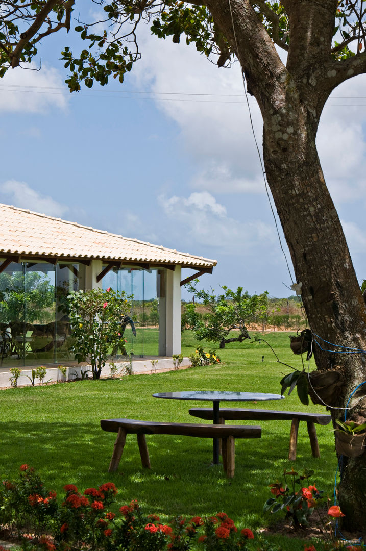 homify Country style balcony, porch & terrace