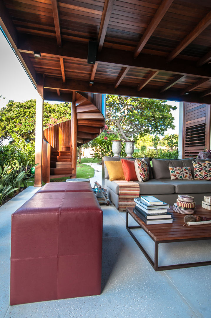 homify Balcones y terrazas de estilo tropical