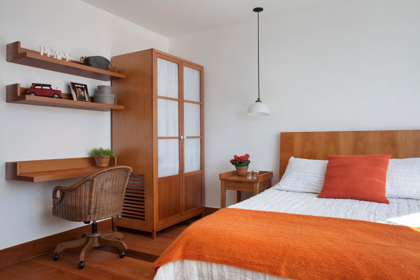 Casa Itaipava, sadala gomide arquitetura sadala gomide arquitetura Country style bedroom