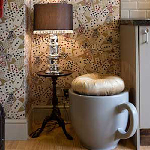 Tea Cup Stool at Looking Glass Cottage Holly Palmer Contemporary Furniture Moderne Wohnzimmer