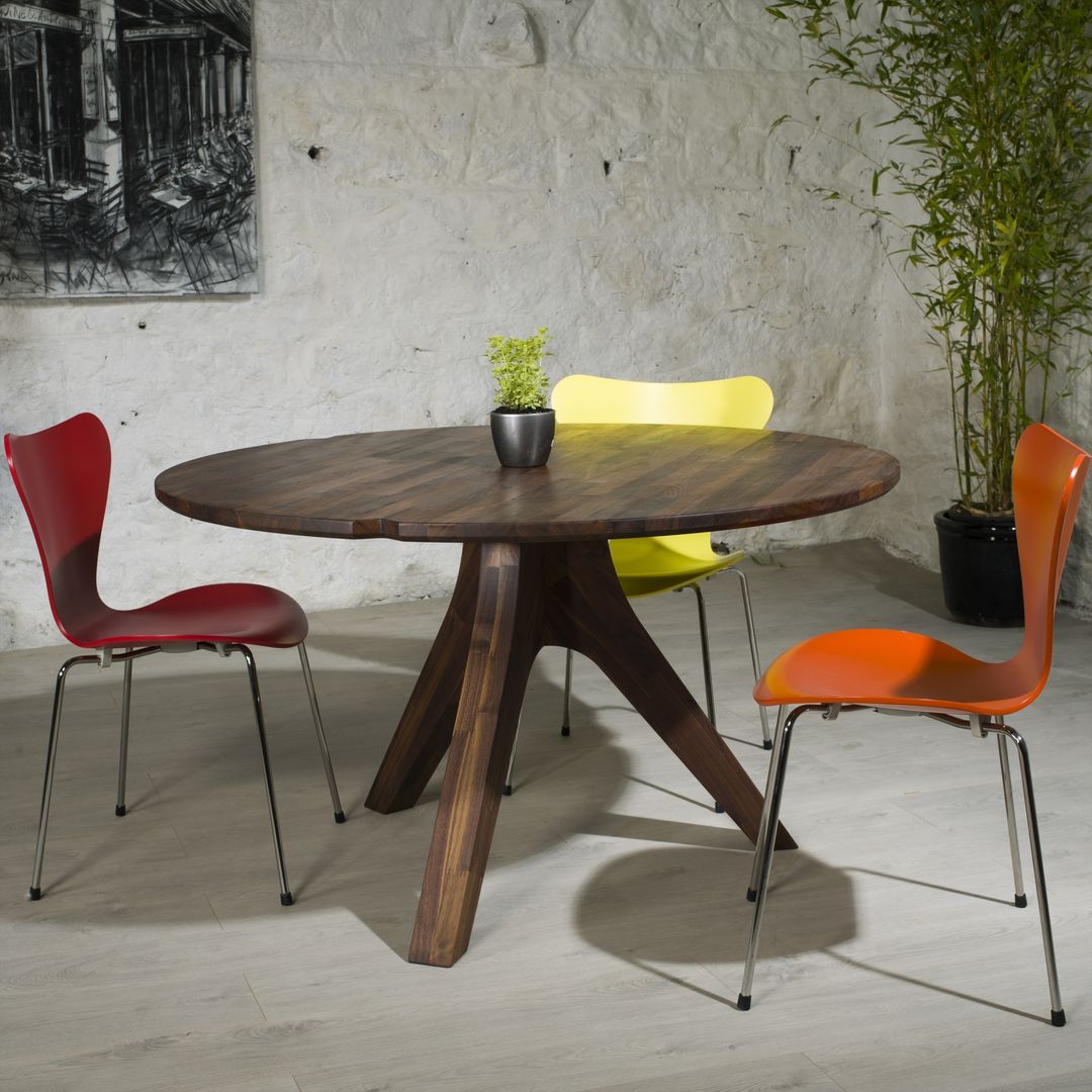 Veizla table: Heart of the design, Pemara Design Pemara Design Ruang Makan Gaya Skandinavia Tables