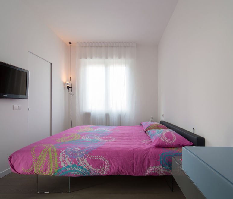 Radiant White, ristrutturami ristrutturami Dormitorios de estilo minimalista