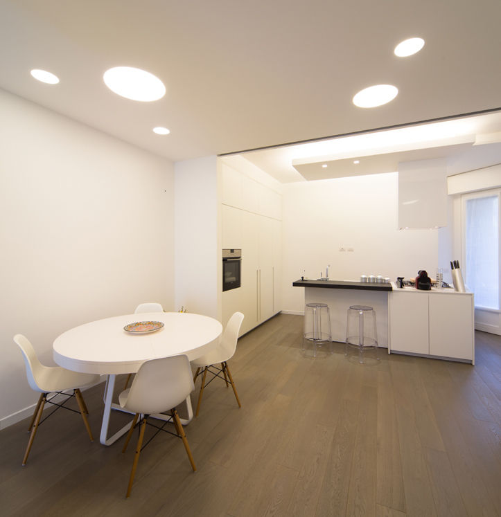 Radiant White, ristrutturami ristrutturami Cocinas de estilo minimalista