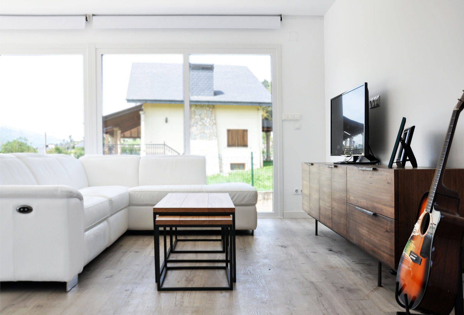 homify Moderne woonkamers