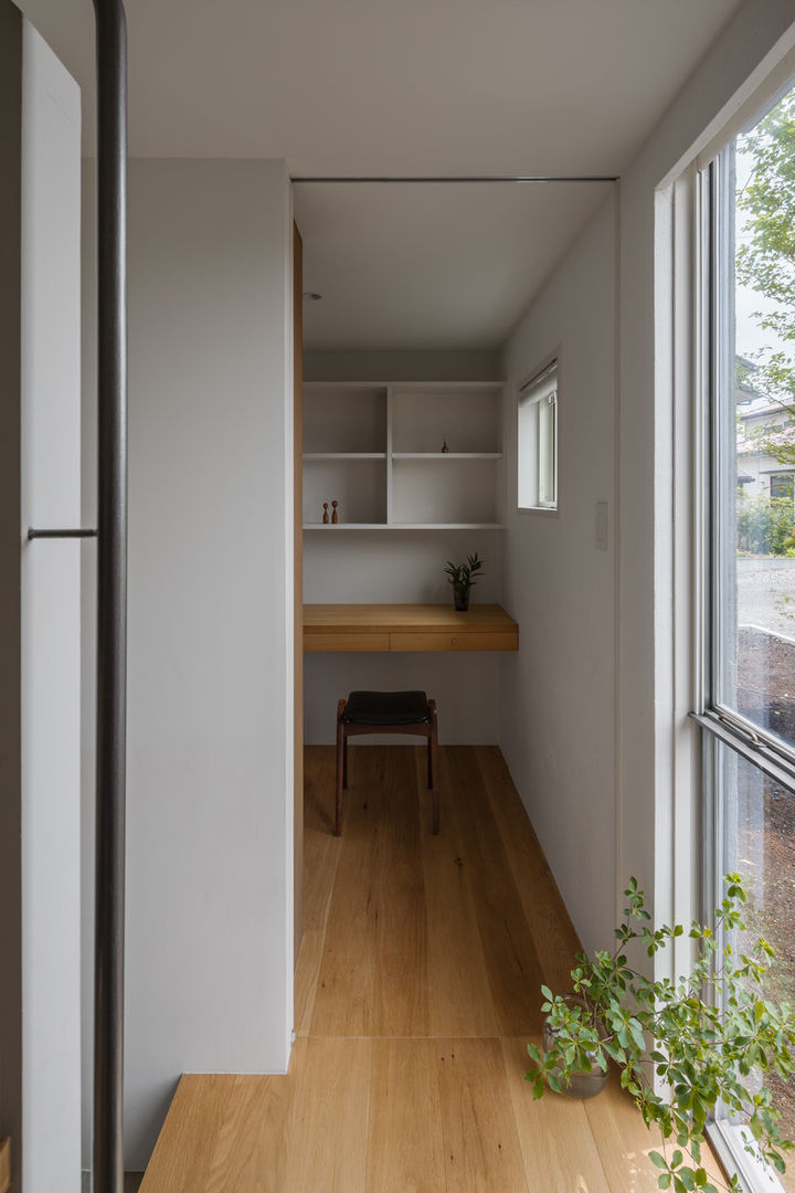 奈坪の家 / House in Natsubo, 水野純也建築設計事務所 水野純也建築設計事務所 مكتب عمل أو دراسة